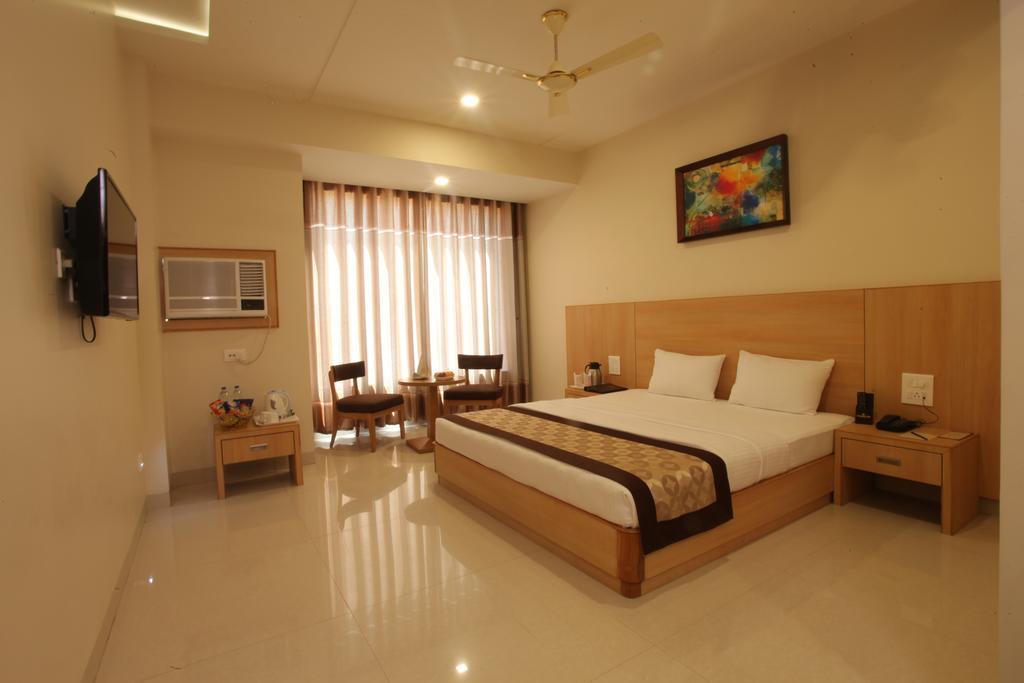 Wingston A Treehouse Hotel Goverdhan Radha Kund Habitación foto