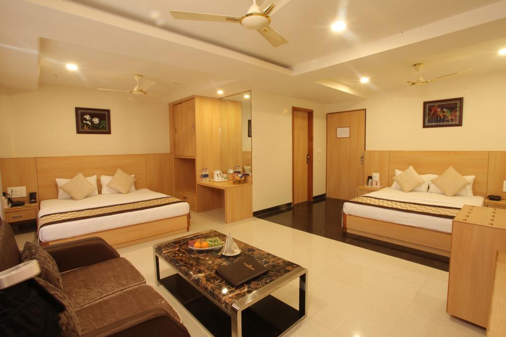 Wingston A Treehouse Hotel Goverdhan Radha Kund Habitación foto